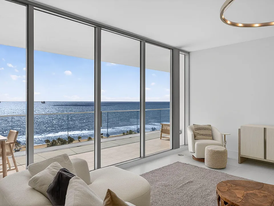 153 N Seabreeze Blvd #901