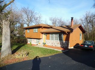 2214 Beachside Rd, Mchenry, IL 60050