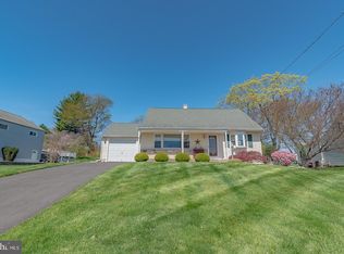 112 Bender Rd, Hatboro, PA 19040
