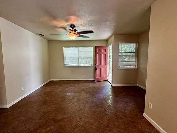 5th image of 8013 Lazy Ln #B