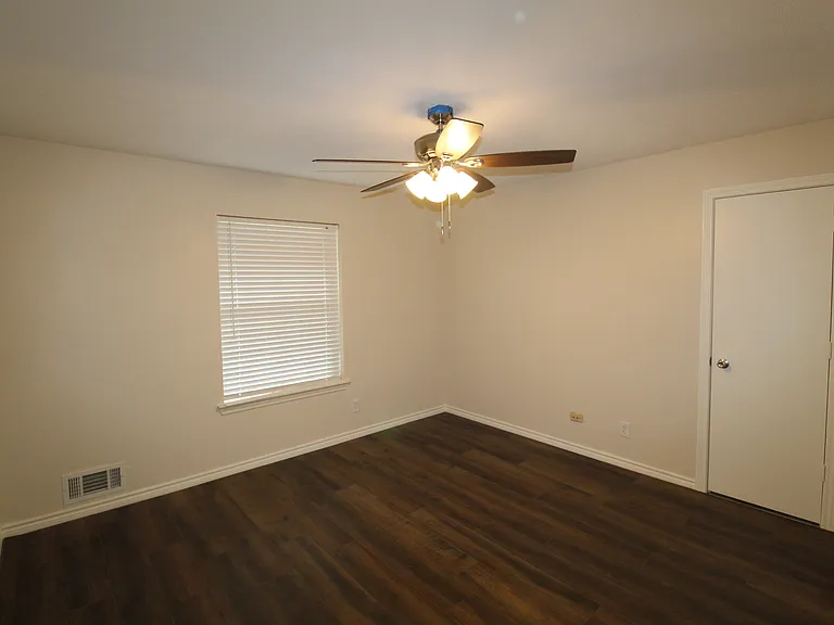 10146 Coveridge Dr — Photo 14