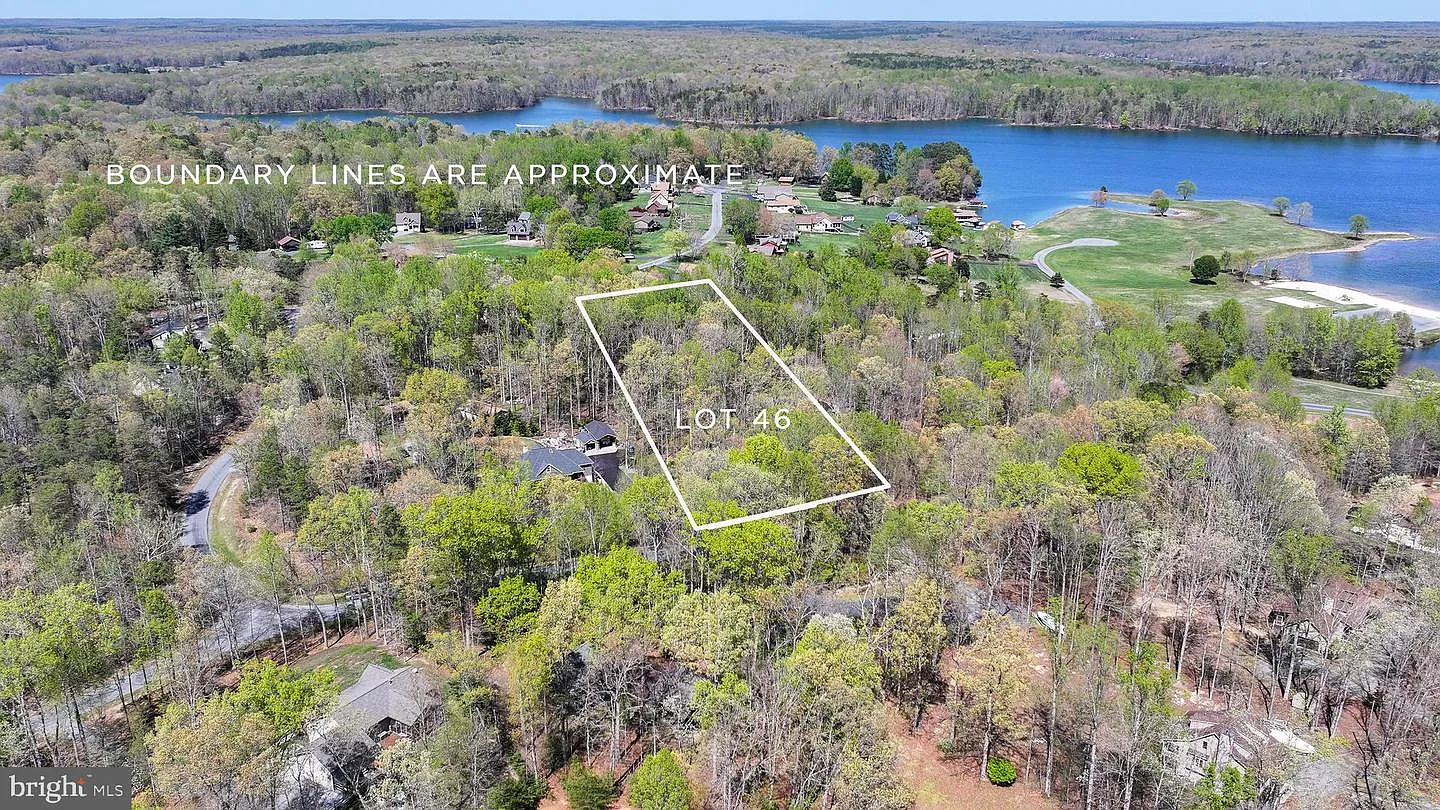 46 Lakewood Cir photo 1