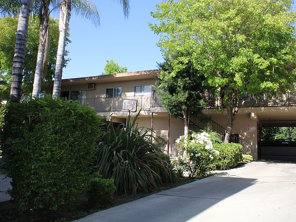 2nd image of 504 Hill Dr #3