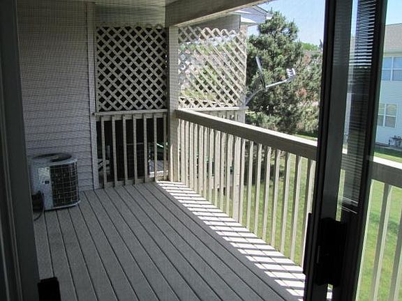 4th image of 1 W Acorn Ln #23