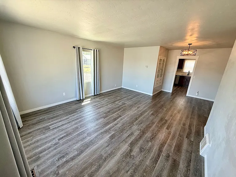 2374 Appleside Blvd — Photo 9