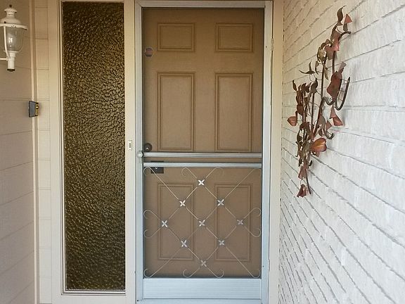 3rd image of 10433 W Wininger Cir