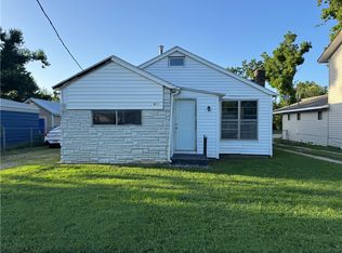411 W Persimmon St, Rogers, AR 72756