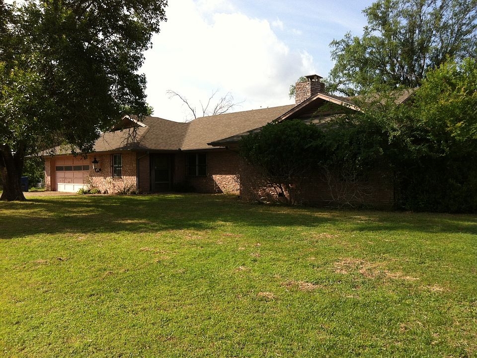 1st image of 236 Bluebonnet Dr