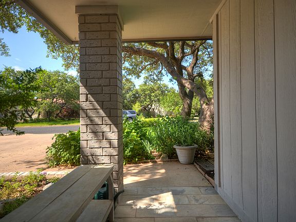 5th image of 110 Tallwood Dr