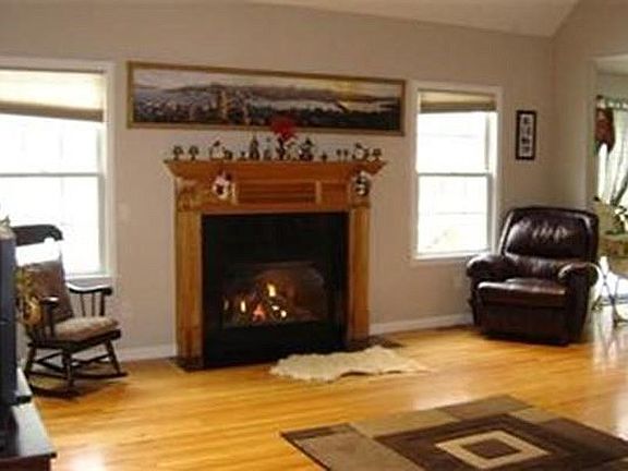 2nd image of 92 Barrington Dr