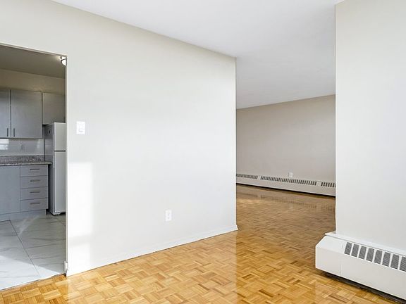 5th image of 21 Welsford Gdns #726284
