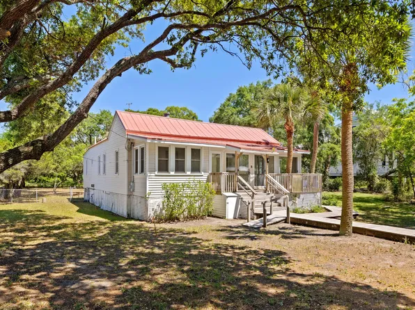 2250 Myrtle Ave, Sullivans Island, SC 29482