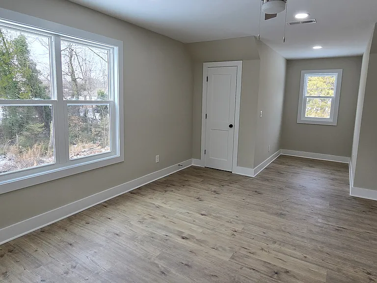 5058 Shattalon Dr — Photo 38