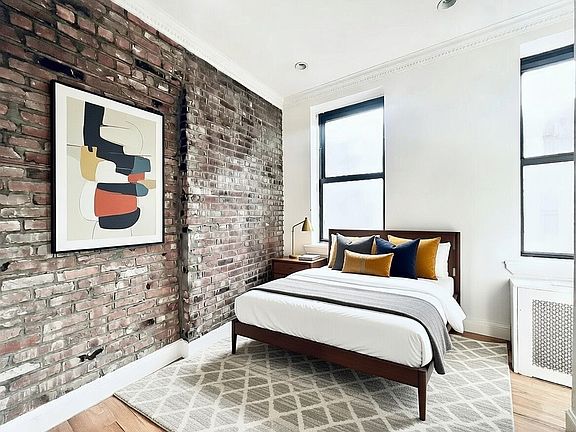 3rd image of 338 E 55th St APT 4B