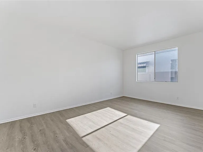 1175 E. Ocean Blvd — Photo 18