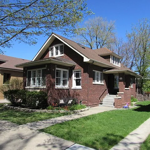 9639 S Hoyne Ave photo 1