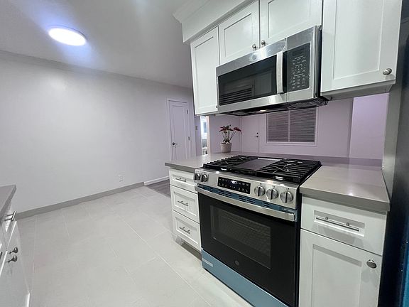 5th image of 1946 S Bedford St #3