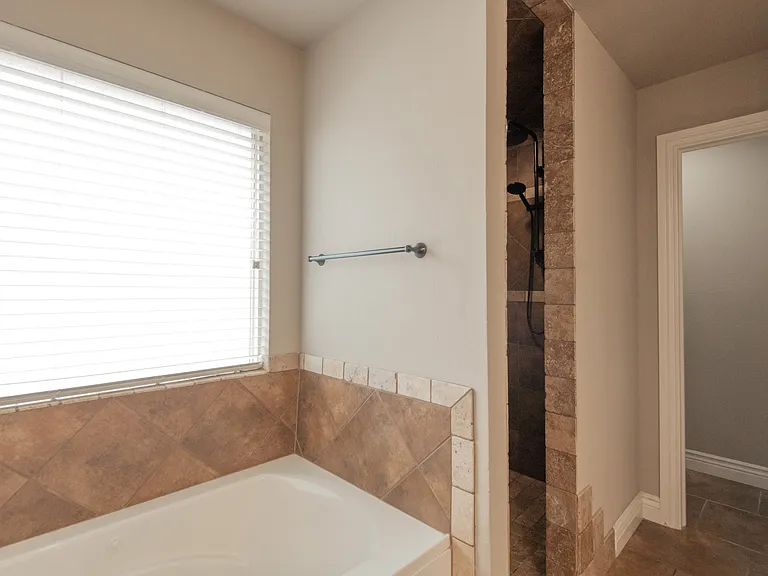 2124 Newbrook Dr — Photo 20