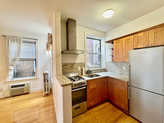 4th image of 37-14 Astoria Blvd S #3A