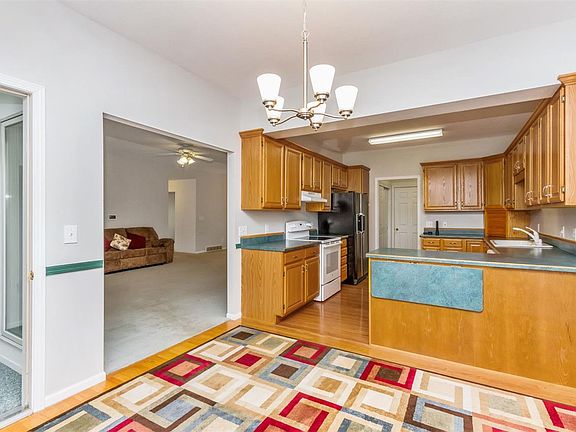 3rd image of 4216 Briarwood Dr