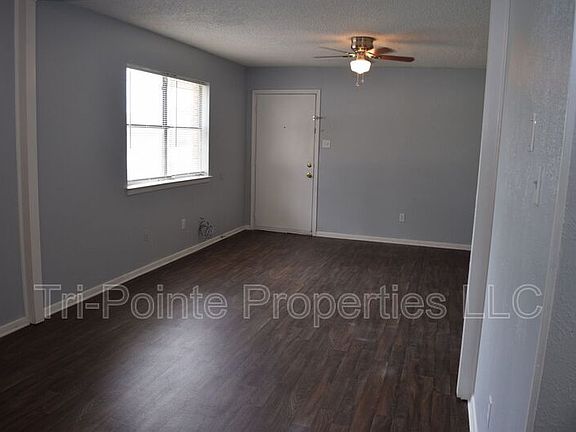 4th image of 105 Peach St Unit B