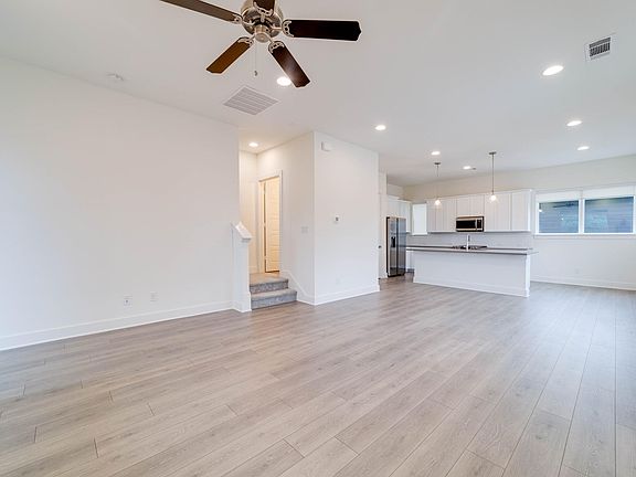 3rd image of 2800 Addison Park Ln