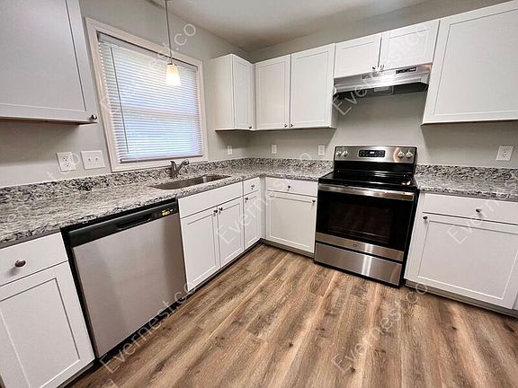 4th image of 923 Canterbury Ct