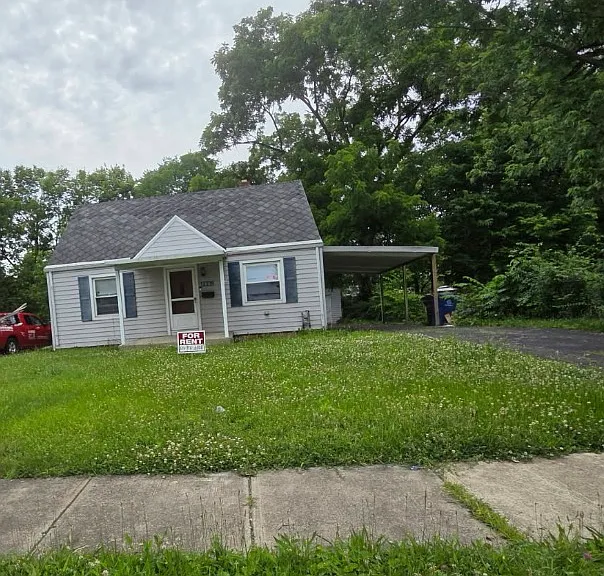 2559 Hamilton Ave — Photo 1
