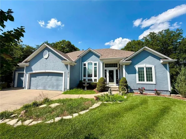 2514 SW Wintervalley Ct, Lees Summit, MO 64081