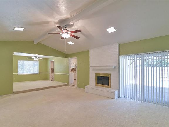 5th image of 2011 Fair Meadow Dr