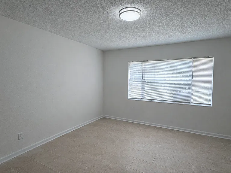 3512 Broadway Ave — Photo 2