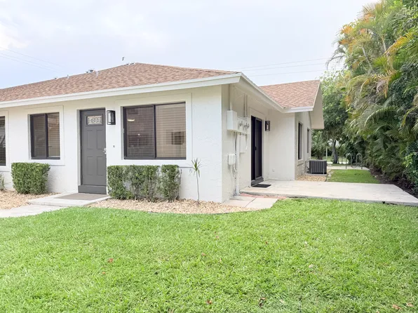 825 Dogwood Dr #B, Delray Beach, FL 33483
