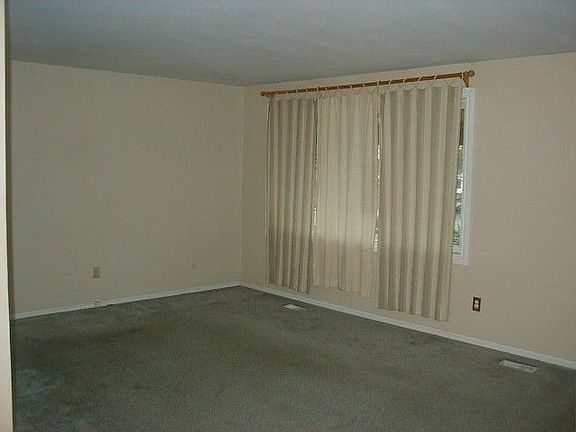 4th image of 5126 117th Pl NE