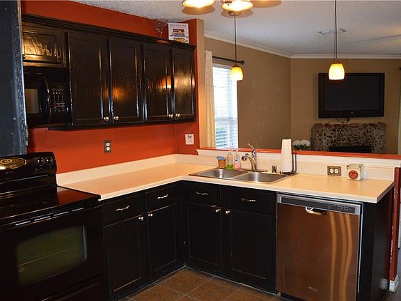 5th image of 4605 Wedgewood Dr