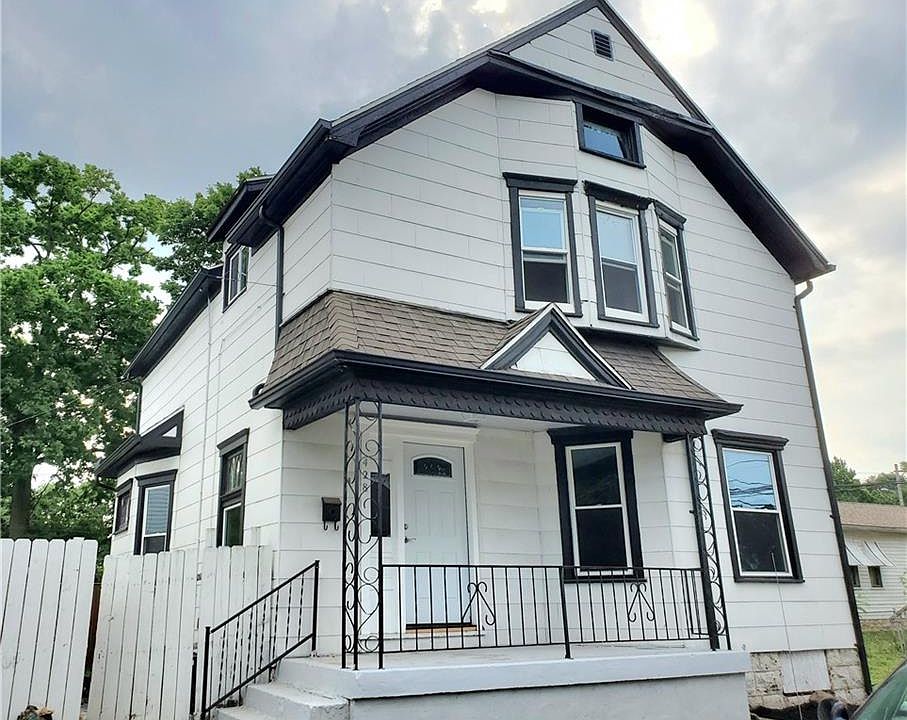 1st image of 428 Alberta St