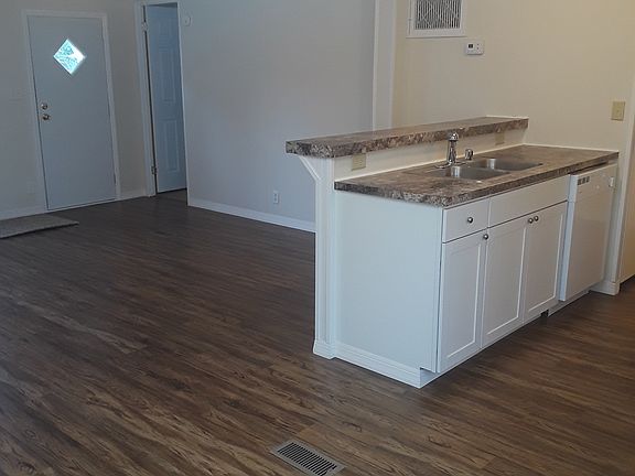 3rd image of 1200 Avenue E