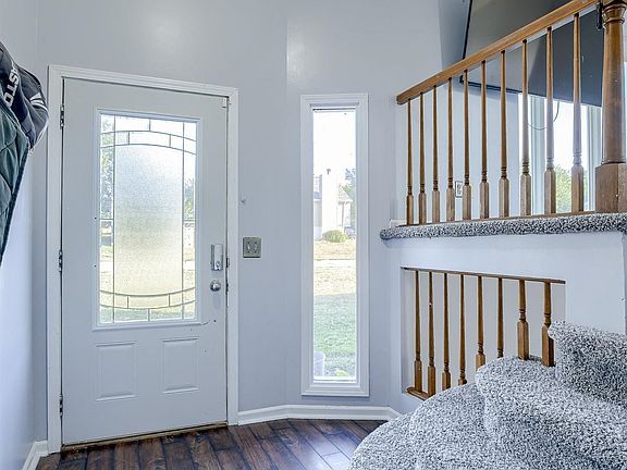 2nd image of 3307 Lookingglass Dr
