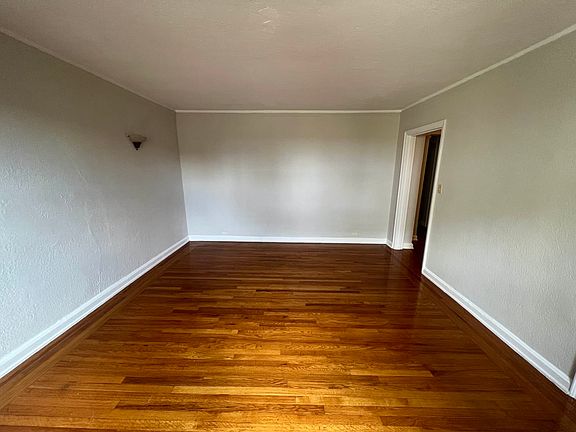 2nd image of 3103 Fairfield Ave #B42