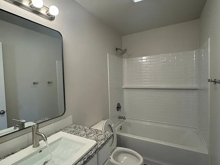 6508 Lewisville Ln — Photo 10