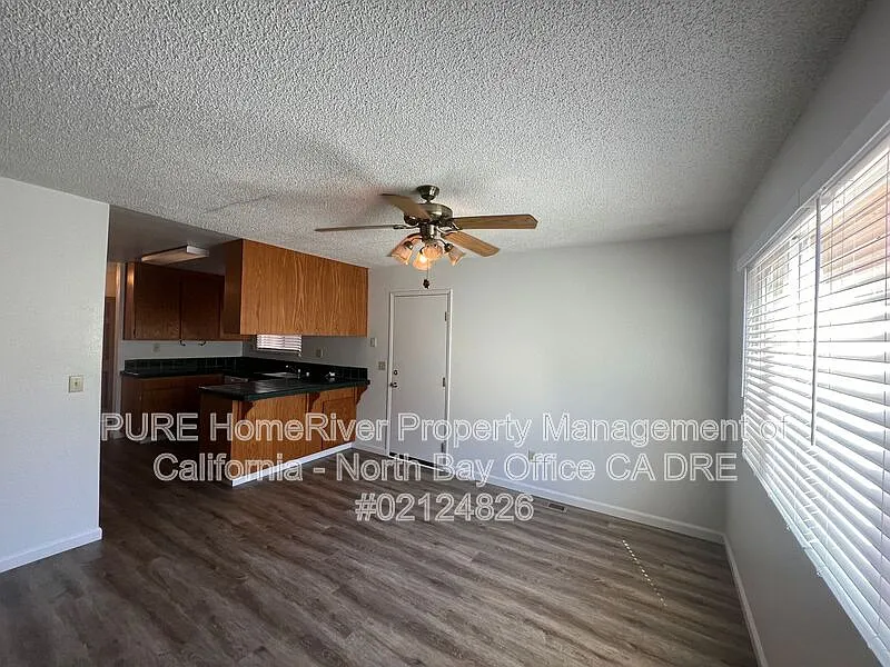 3 bed, 2.0 bath, 1384 sqft, $2,475 — Photo 4