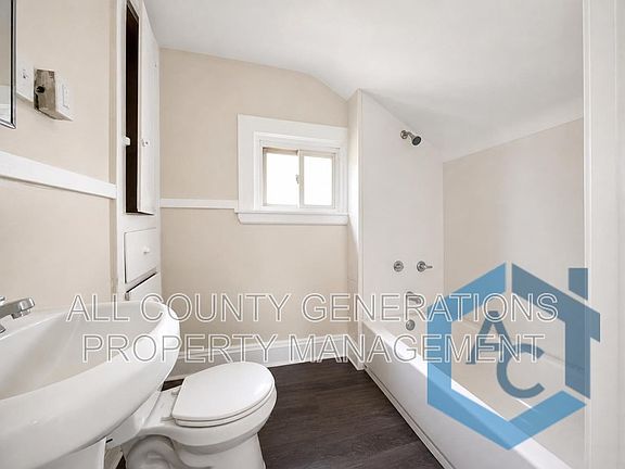 5th image of 3445 E 146th St