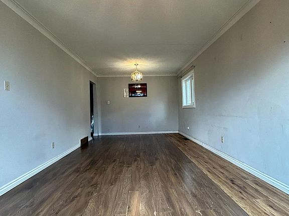 5th image of 8 Highwood Ave