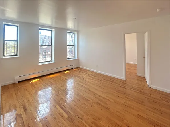 1664 Park Avenue image 1 of 17