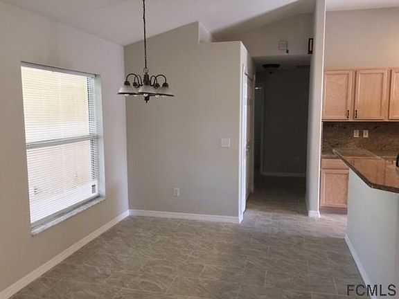4th image of 12 Farnell Ln