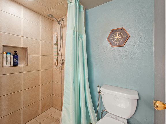 3rd image of 28 Oakbrook Dr #1