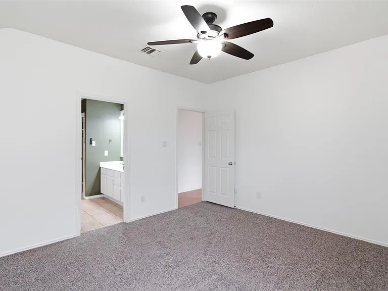 120 Mule Deer Ct — Photo 25