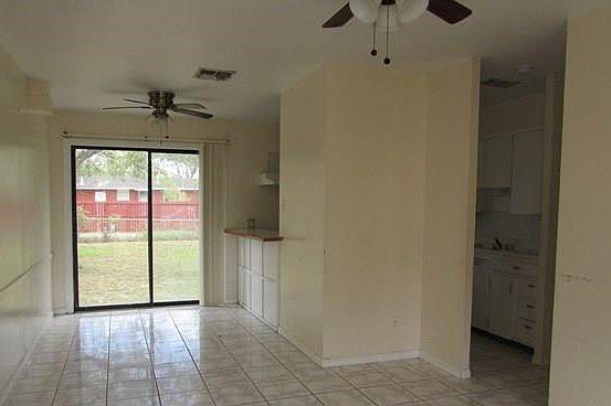 3rd image of 105 W Williamson Ave