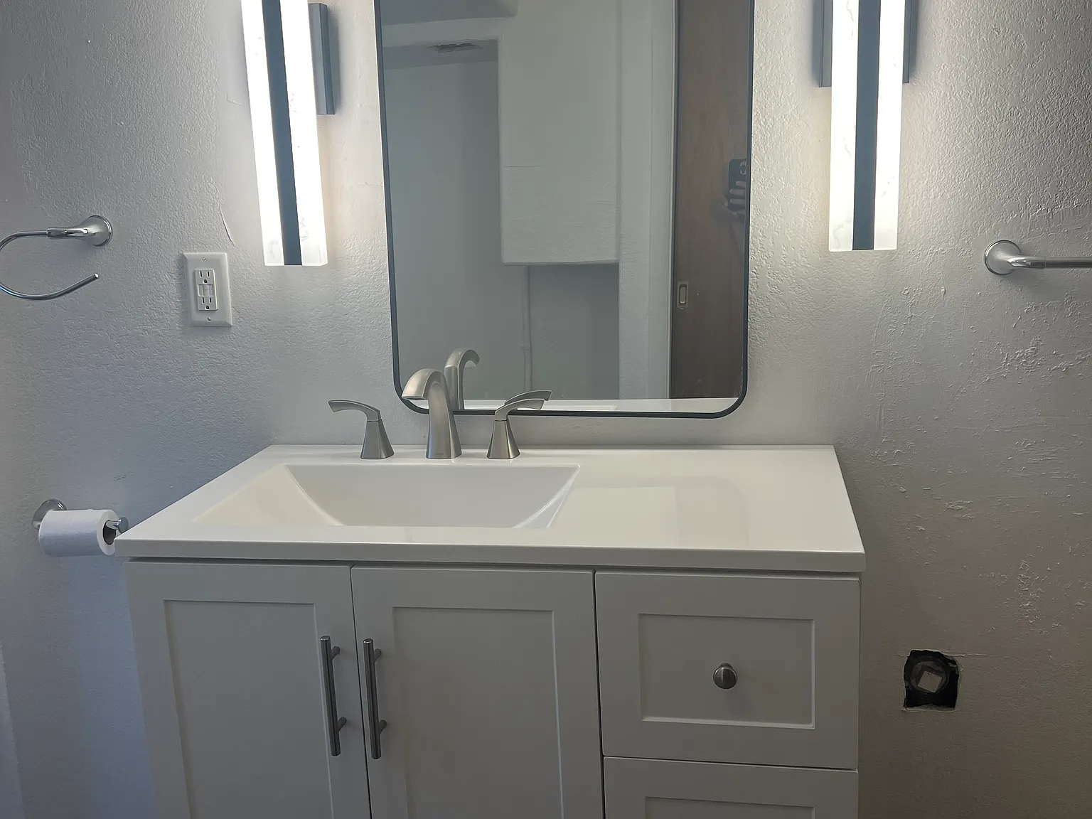 2 bed, 1000 sqft, $1,395 — Photo 3