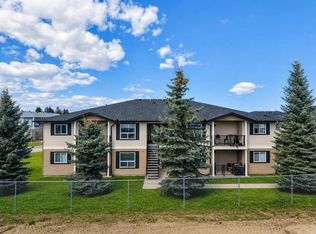 8 S Bayside Pl #107, Strathmore, AB T1P 0E1