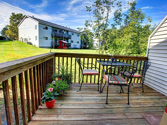4th image of 2923 Highbrook Cir